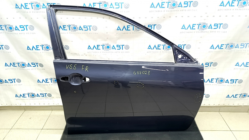 Door bare front right Toyota Camry v55 15-17 usa, blue 8W6, dented, bumps, chip