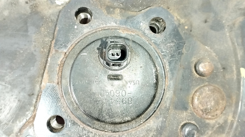 Rear right hub Toyota Camry v55 15-17 usa with casing, rusty casing