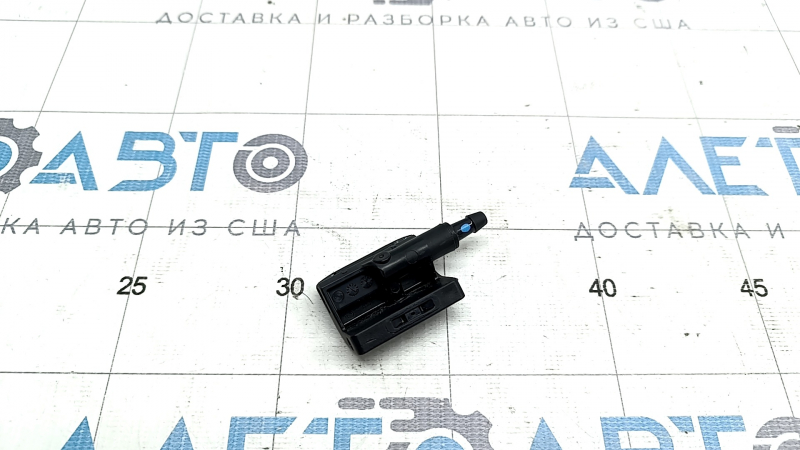 Windshield washer nozzle left Mazda 3 19- Japan built