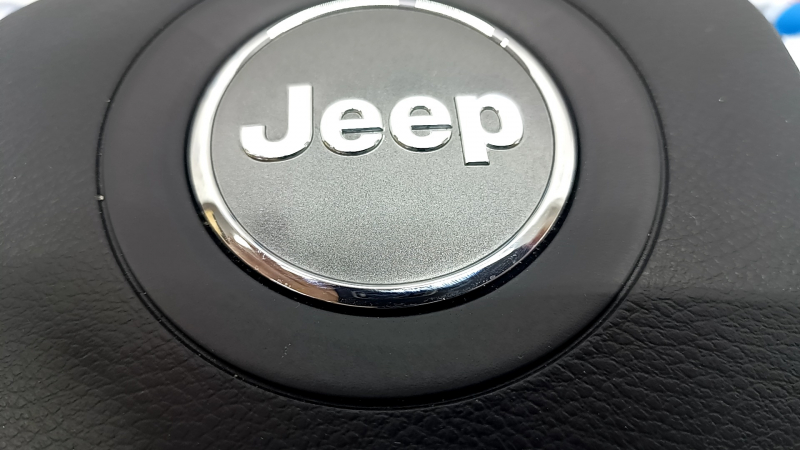 Airbag in steering wheel driver Jeep Cherokee KL 19-21 black, scratch on emblem