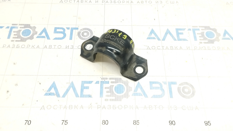 Front stabilizer mounting bracket right Mazda 3 19-