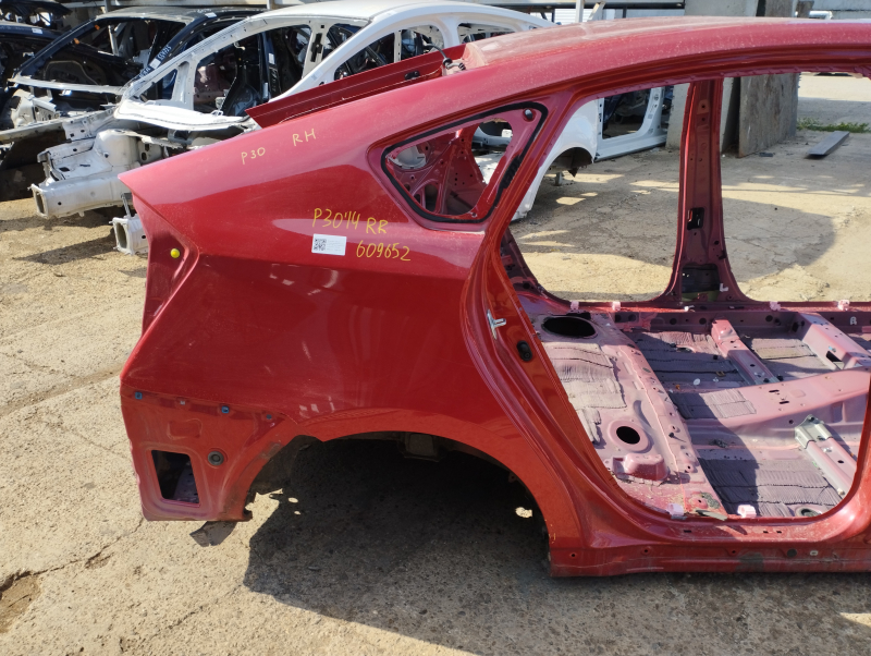 Quarter wing rear right Toyota Prius 30 10-15 red, on the body, bumps