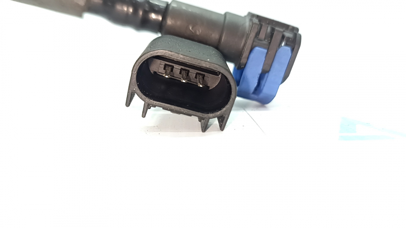 Fuel pressure sensor Jeep Cherokee KL 19-23 2.0T on the fuel line, with a tube
