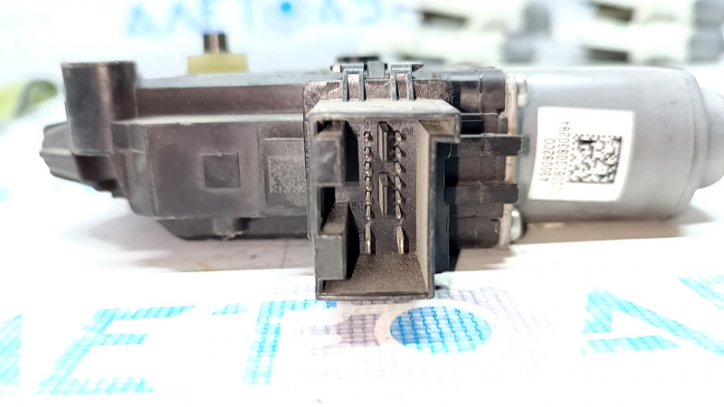 Window lifter motor rear right VW Jetta 11-18 USA