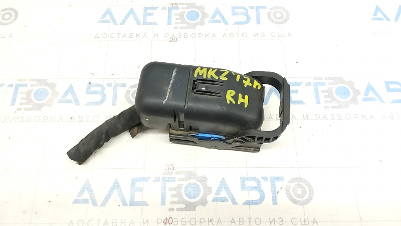 Lincoln MKZ 17-20 hybrid right underhood fuse box connector