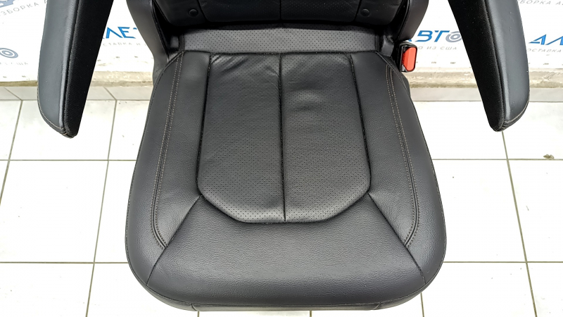 Rear row of seats 2 row right Chrysler Pacifica 17-20 manual, leather black brown stitching, scratches on the back