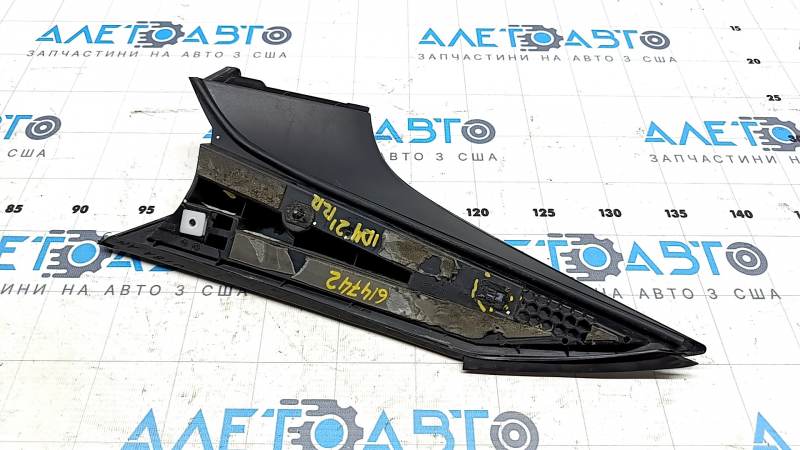 Right trunk door spoiler Volkswagen ID.4 21-23 gloss black, broken mount