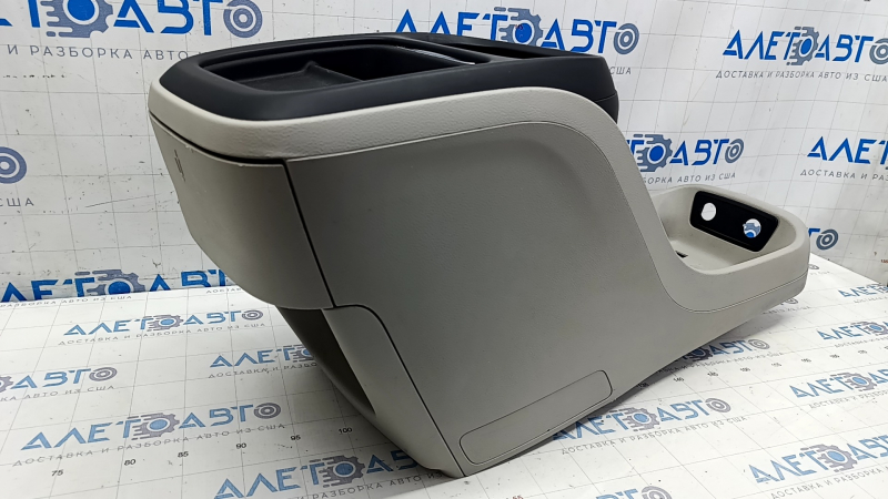 Central console with cup holders Chrysler Pacifica 19-20 gray, scratches, scuffs, for dry cleaning