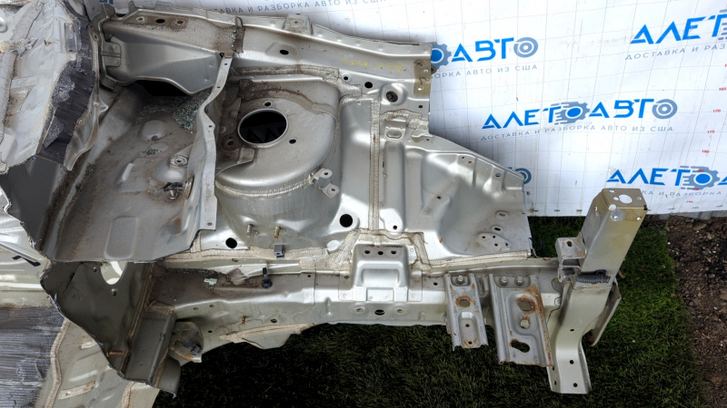 Quarter front left Mitsubishi Outlander Sport ASX 10- silver U04, dent