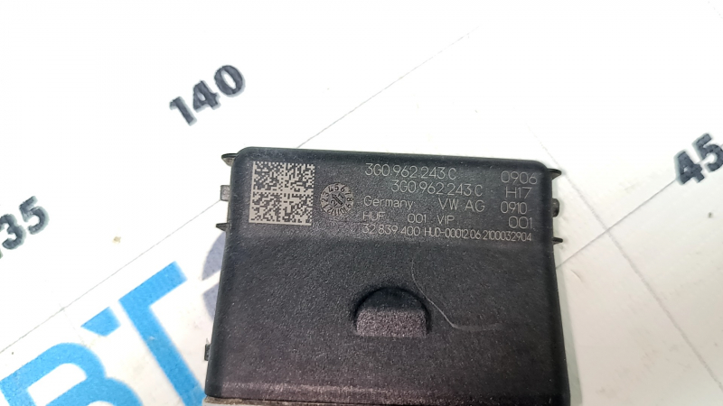 Foot-operated tailgate opening sensors Volkswagen ID.4 21-23
