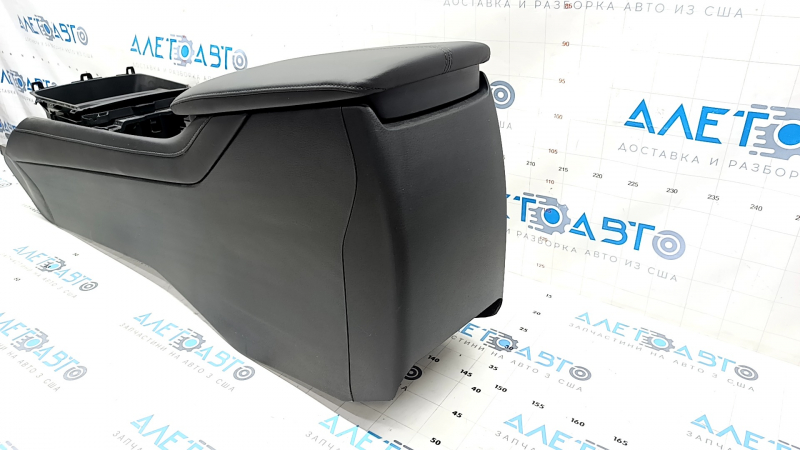 Central console armrest and cup holders Mazda CX-30 20-21 leather dark blue, scratches