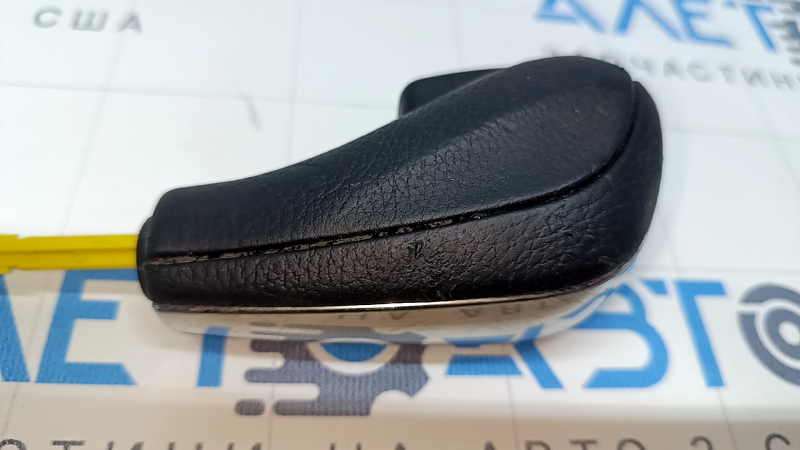 Gear knob BMW 335i e92 07-13 rubber, black, chrome, scratches, abrasions