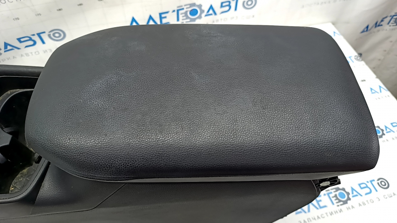 Central console armrest Toyota Rav4 19 - black leather, under air vents, scratches, for dry cleaning