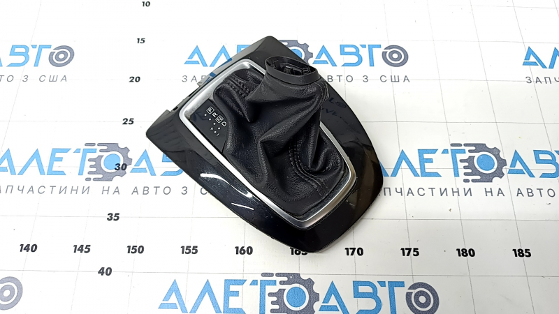 Nissan Rogue 17 gear shifter cover - black, scratches, no plug, broken fasteners