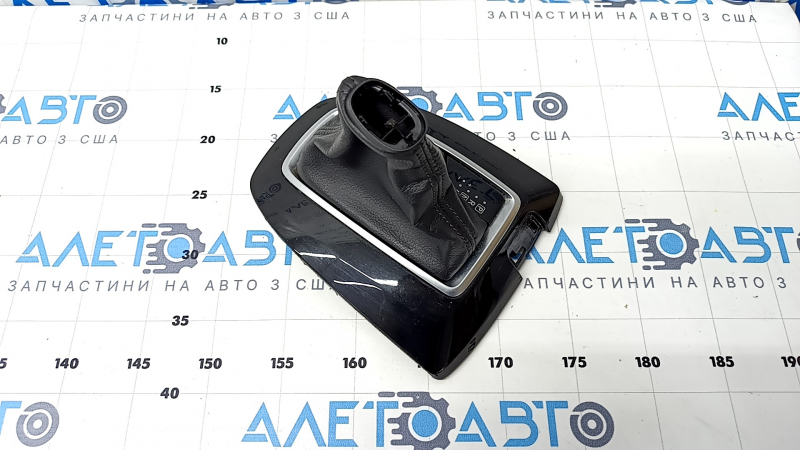 Nissan Rogue 17 gear shifter cover - black, scratches, no plug, broken fasteners