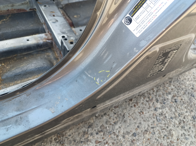 Body pillar central left Nissan Rogue 14-20 on the body, butt
