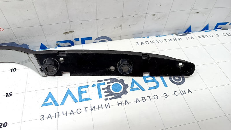 Longitudinal roof rail left Nissan Rogue 14-20 under pads with 2 fasteners, without plugs, corrosion
