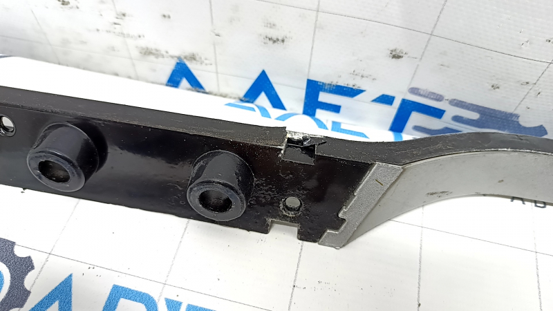 Longitudinal roof rail left Nissan Rogue 14-20 under pads with 2 fasteners, without plugs, corrosion