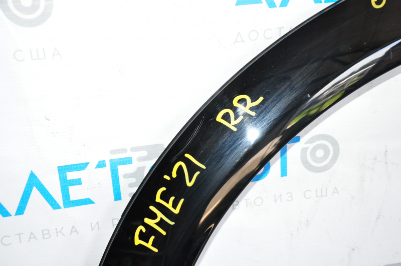 Rear right fender arch trim Ford Mustang Mach-E 21-23 black gloss with lamp, scratches