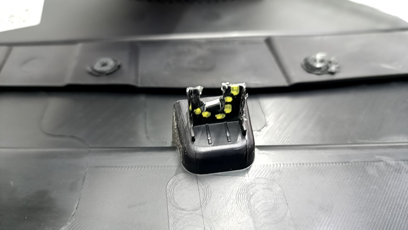 Right arch trim Ford Edge 15 - black, under subwoofer, scratches, plastic turned white, broken fastening
