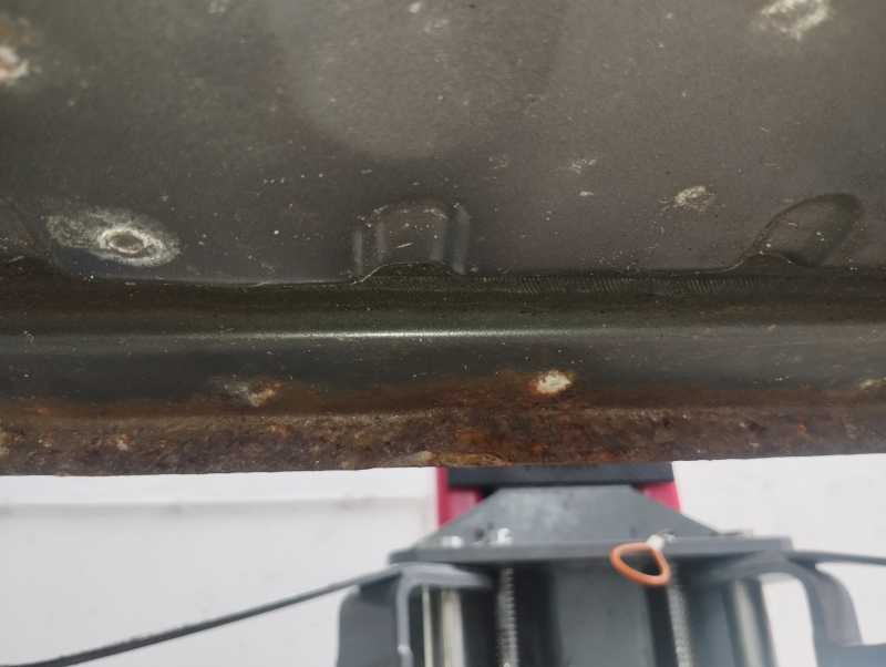 Body pillar central left Lexus CT200h 11-17 on the body, rusty