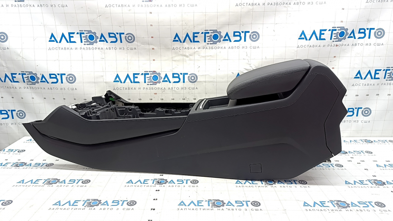 Central console armrest and cup holders Audi Q5 80A 18- black, leather, black armrest