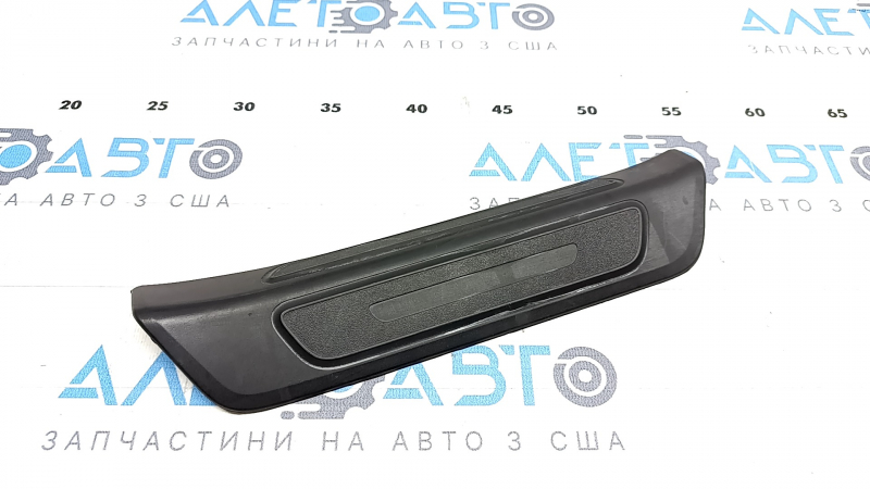 Door sill trim outer rear right Audi Q5 80A 18- black, scratches