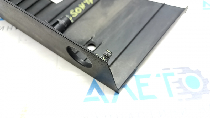 Seal wing hood-wing left Hyundai Tucson 16-21 breakage of fastening