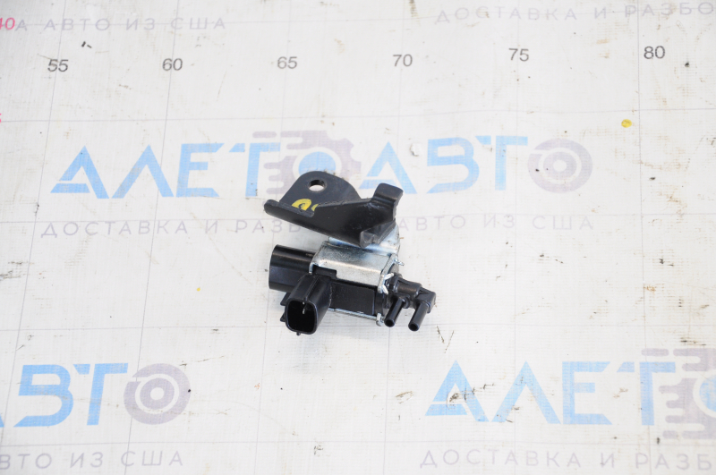 Right vacuum solenoid for Infiniti JX35 QX60 13-19