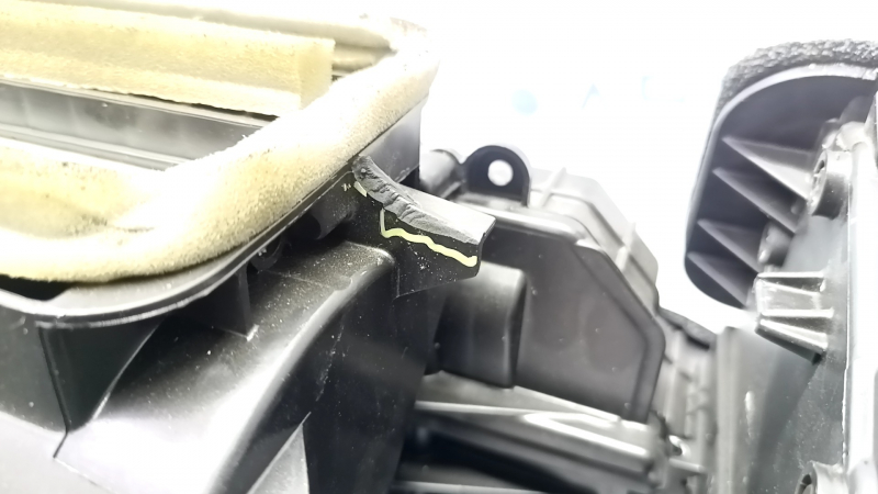 The heater body is bare Ford Fusion mk5 13-20 auto under dual zone, the fasteners are broken