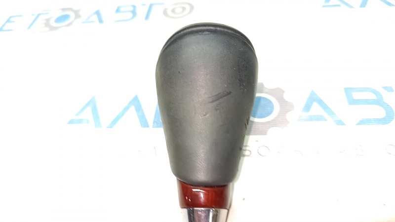 Gear knob Lexus ES350 07-12 worn leather scratches