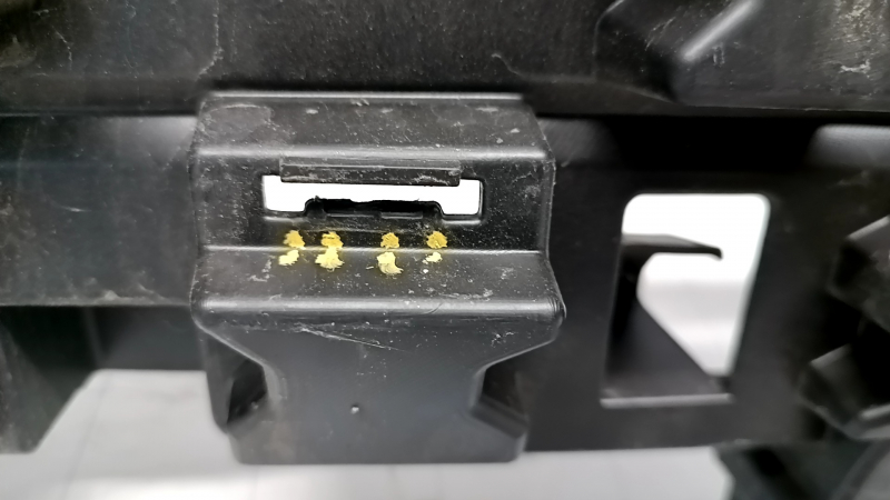 Ford Fusion mk5 13-18 rear bumper absorber broken fasteners