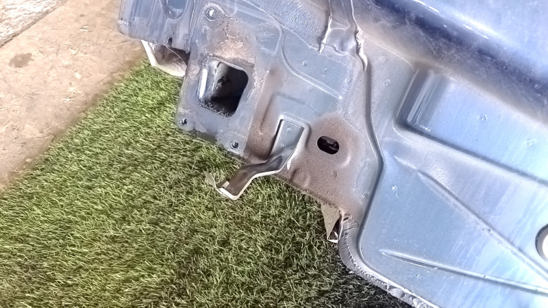 Rear panel VW Jetta 11-18 USA blue LD5L with eyepieces, bent fasteners