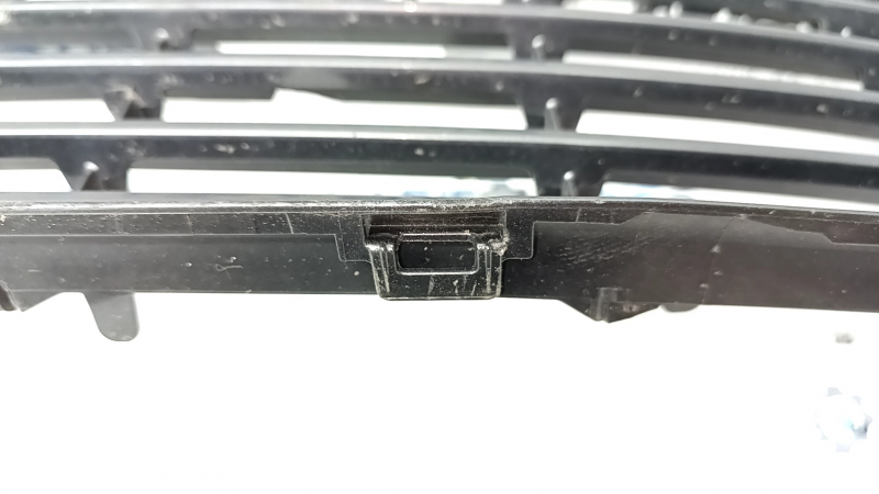 Lower grille in front of bumper Toyota Camry v70 18-20 hybrid XLE, under parking sensors, broken mount, pressed, scratches, bumps