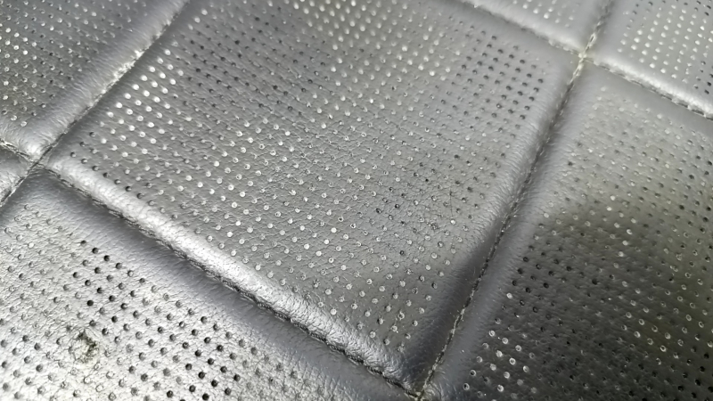 Rear row of seats 2nd row Toyota Camry v70 18 - leather black with brown, perforation, for dry cleaning, cracks, rusty at the bottom
