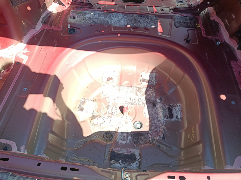 Trunk trough Toyota Camry v70 18- hybrid, on the body