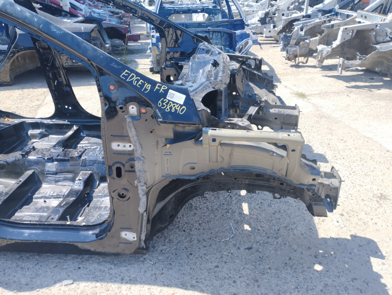 Front right quarter Ford Edge 19- on the body. black, painted, pokes