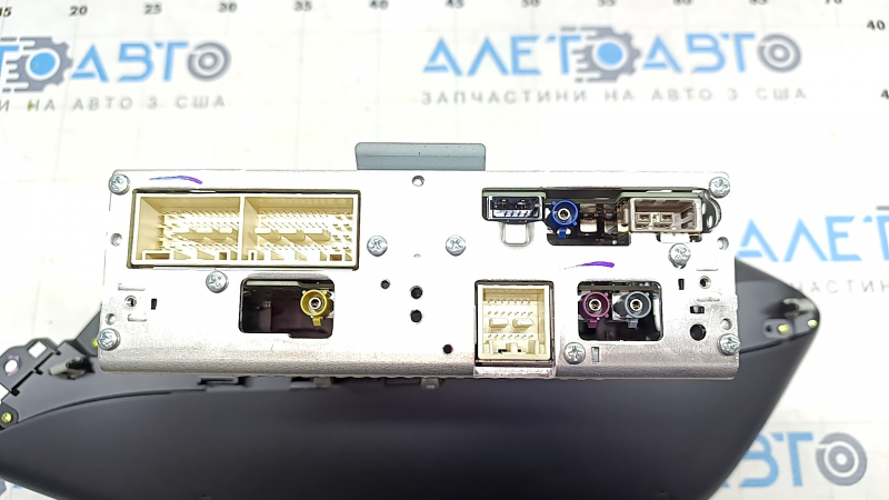 Radio tape recorder Hyundai Sonata 20- Premium Audio, scratches