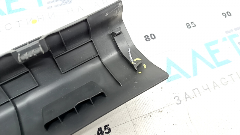 Front right door sill trim Hyundai Sonata 20- gray, broken fasteners