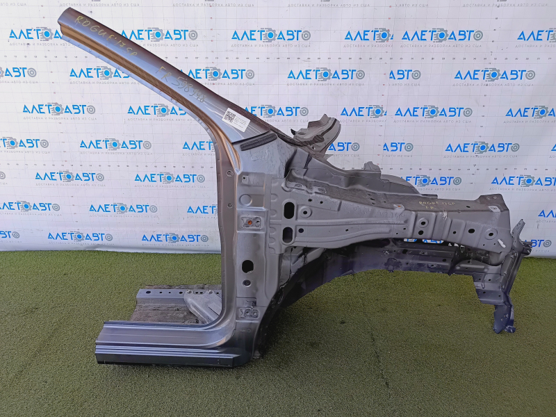 Front right quarter Nissan Rogue Sport 17 - graphite, sawn off