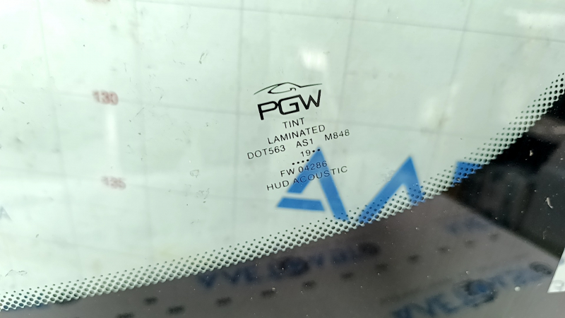 Windshield BMW X1 F48 16-22 for rain sensor and projection, PGW, air along the edge