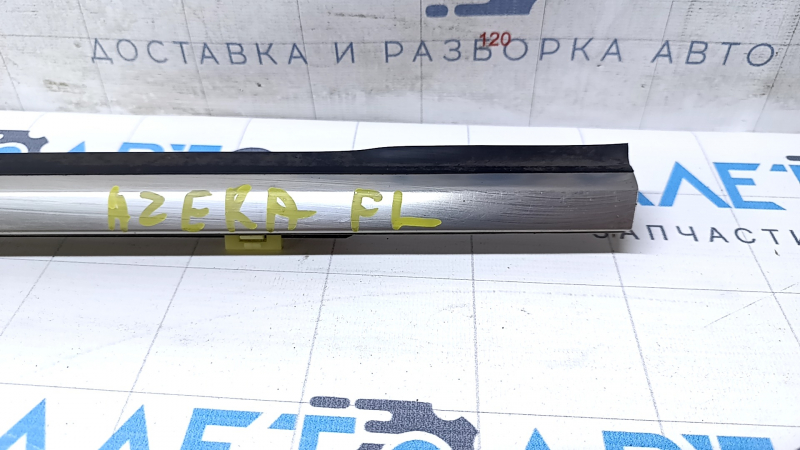 Molding door-glass central front left Hyundai Azera 12-17 abrasions