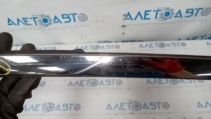 Rear right window molding Kia Optima 16- chrome, broken fasteners, bump, scratches