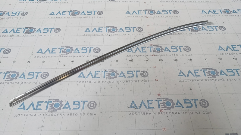 Upper rear right door molding VW Passat b8 16-19 USA chrome, without glass seal, scratches
