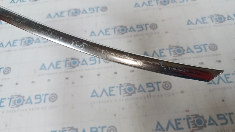 Upper rear right door molding VW Passat b8 16-19 USA chrome, without glass seal, scratches