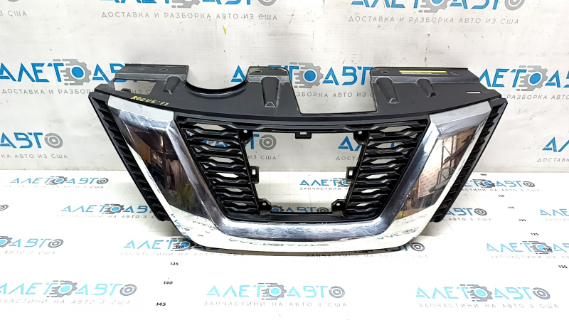 Radiator grill grill Nissan Rogue 17- under camera, under radar, under square emblem, without emblem, sand