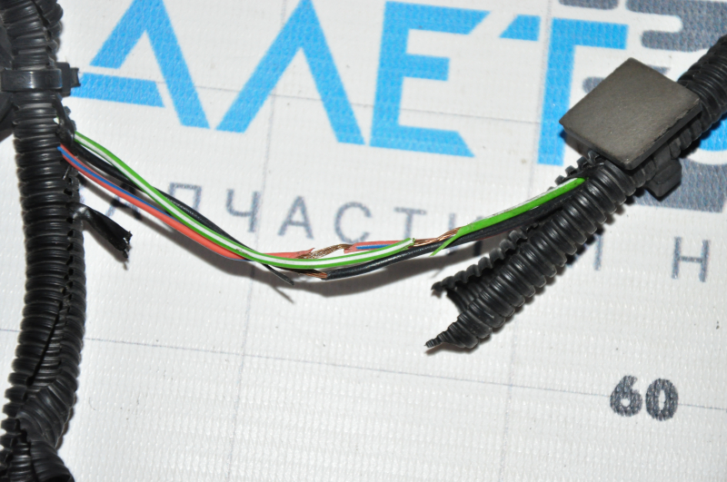 Wiring of the front bumper Tesla Model S 12-15 pre-rest without parking sensors, insulation peeled off