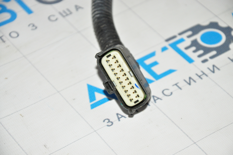 Wiring of the front bumper Tesla Model S 12-15 pre-rest without parking sensors, insulation peeled off