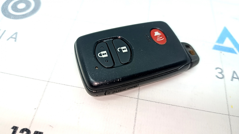 Toyota Prius 30 10-15 smart key 3 buttons, scratches