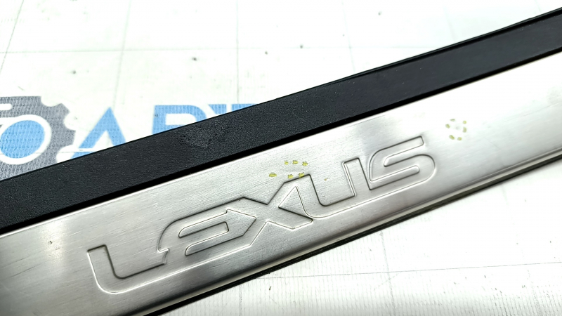 Door sill trim rear left outer Lexus ES300h ES350 13-18 chrome, dent, bumps, scratches